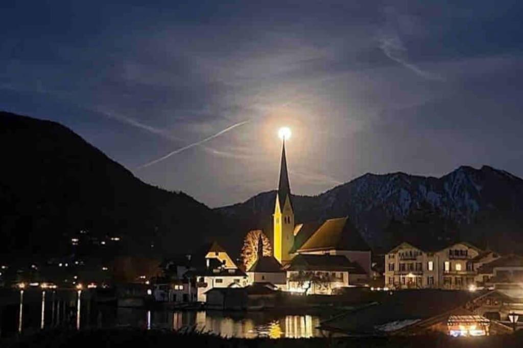 See- Und Bergblick In Bestlage Am Tegernsee Esterno foto